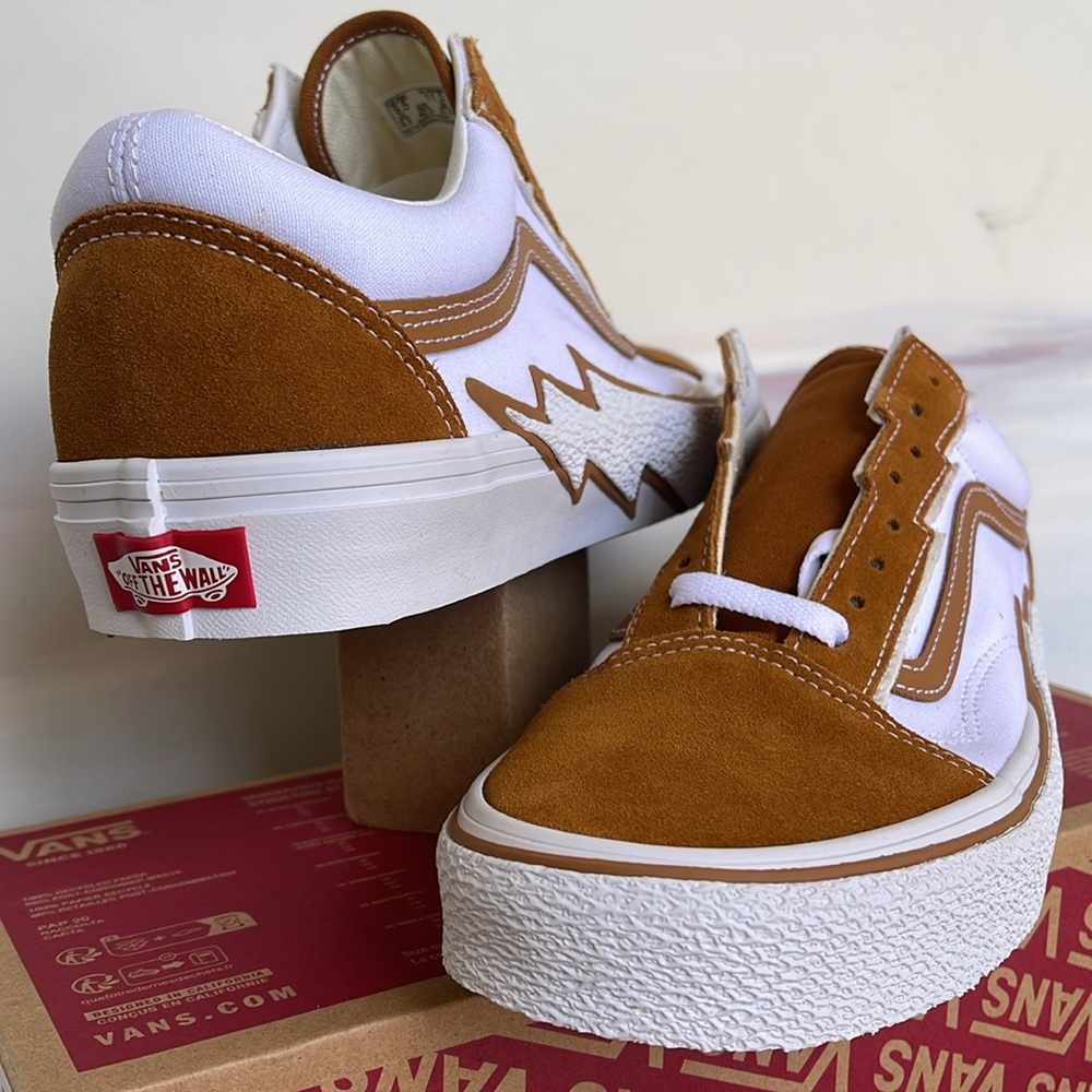 Vans Men’s Old Skool Bolt
Cathay Spice
VN0009Q5KFR 
Sneakers - Picture 10 of 16
